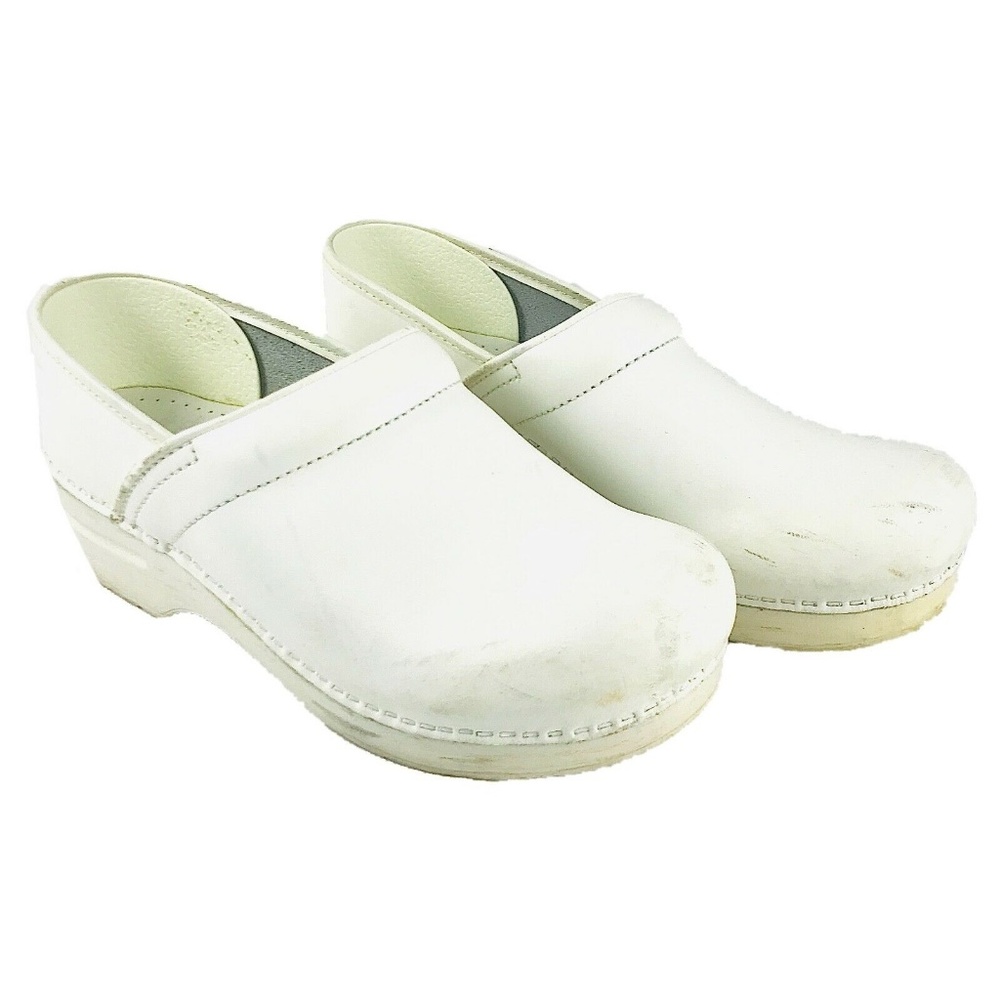 SOLD!! Dansko Nurse Clogs Matte White Leather Shoe